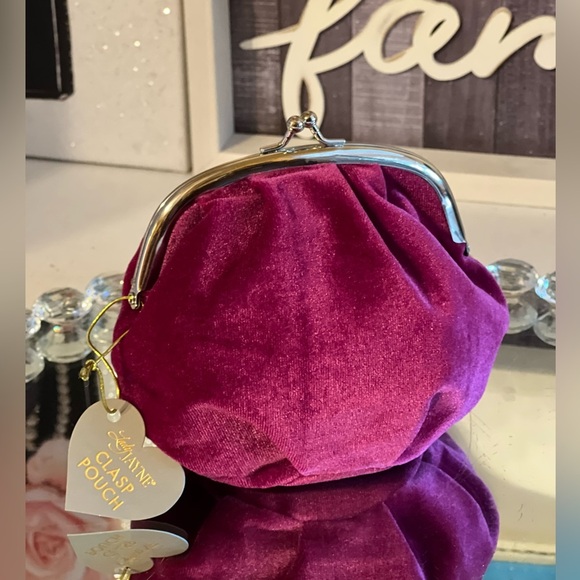 Lady Jayne NWT kissluck  fuscia Magenta Velvet Clasp Pouch - Picture 1 of 8